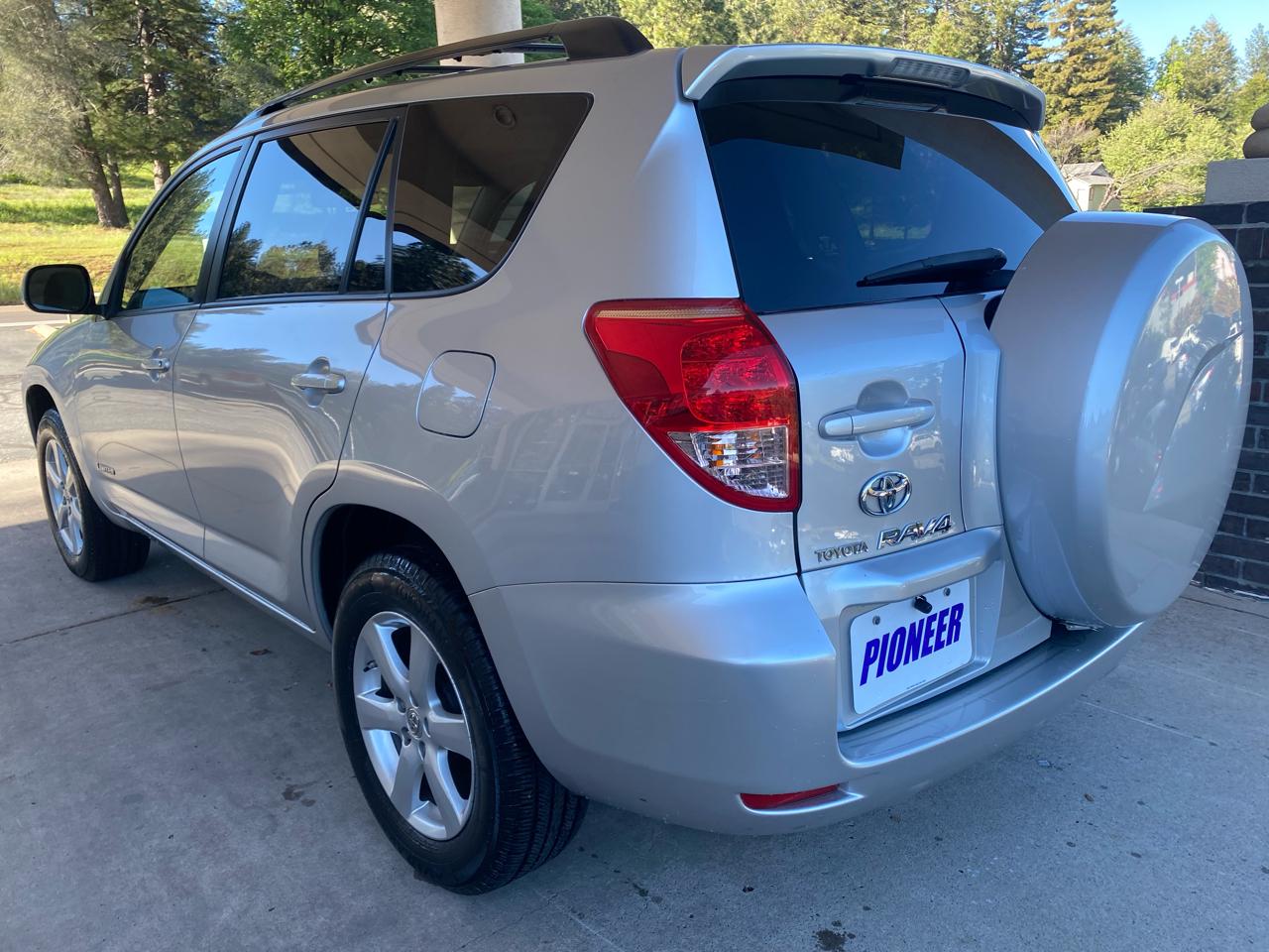 Toyota RAV4 Limited FWD 2007