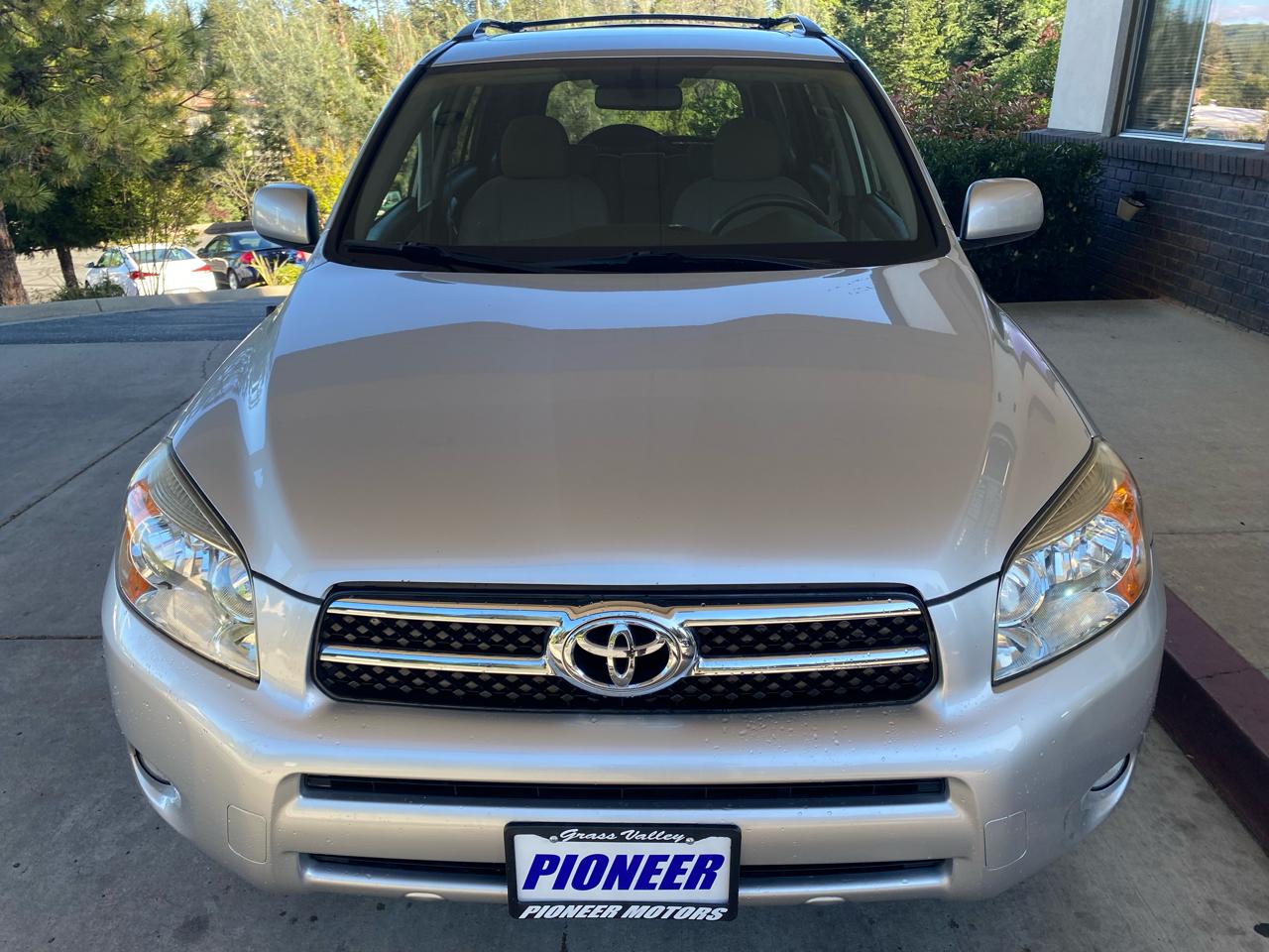 Toyota RAV4 Limited FWD 2007