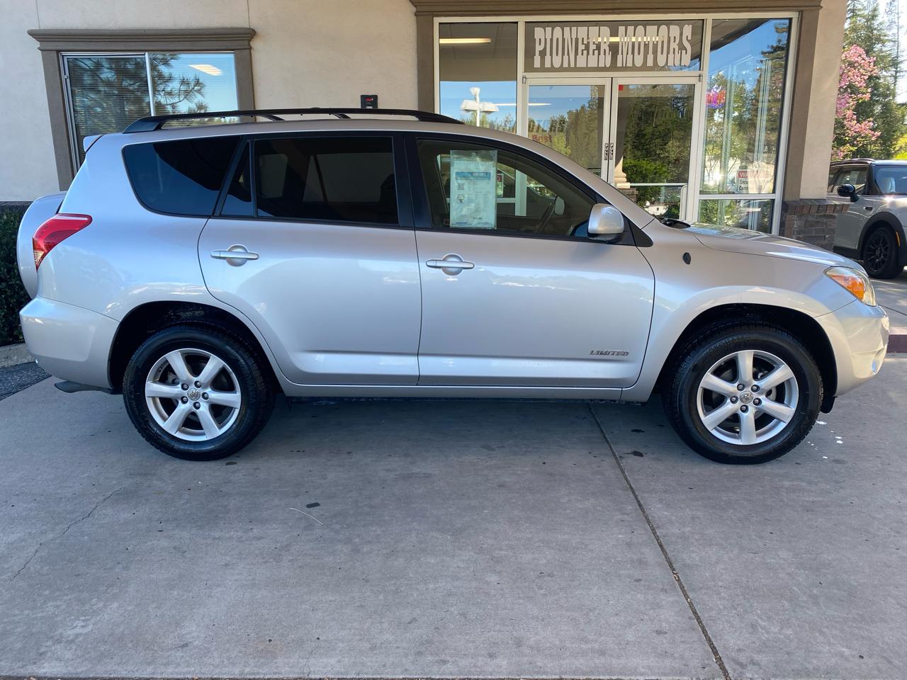 Toyota RAV4 Limited FWD 2007