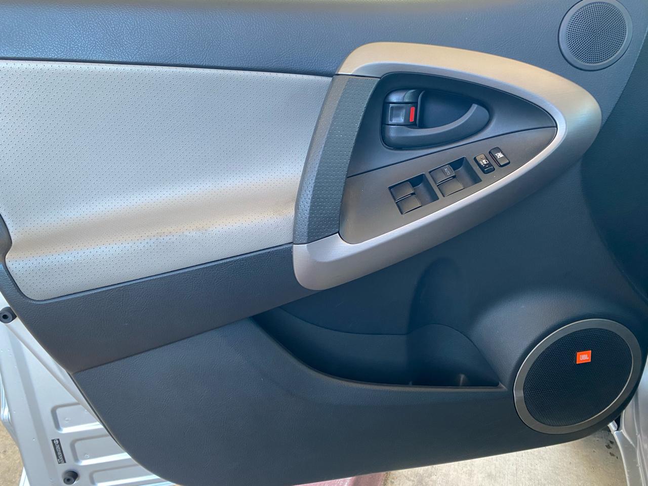 Toyota RAV4 Limited FWD 2007