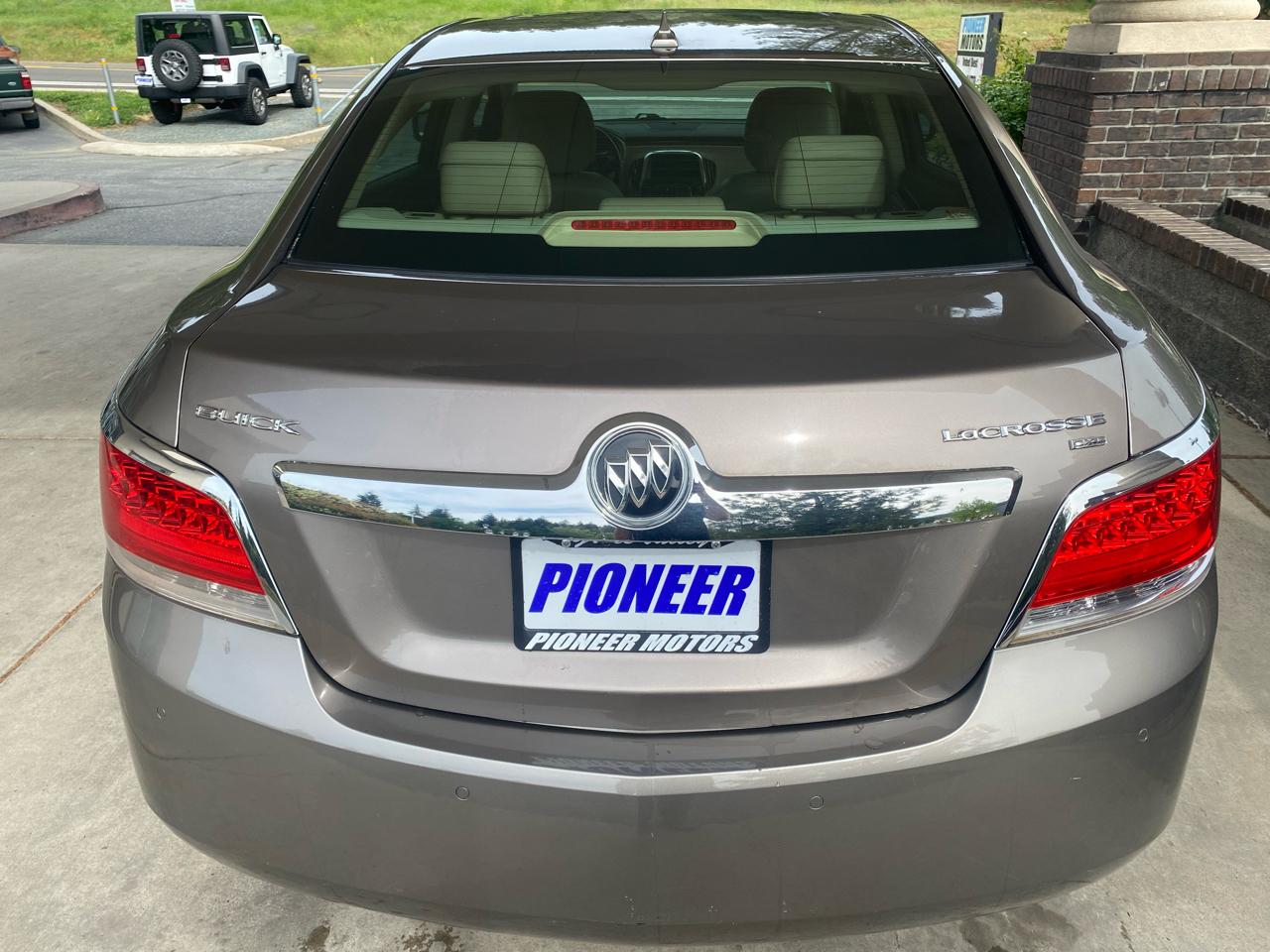 Buick LaCrosse 4dr Sdn CXL 3.0L FWD 2010