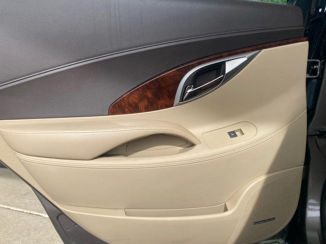 Buick LaCrosse 4dr Sdn CXL 3.0L FWD 2010