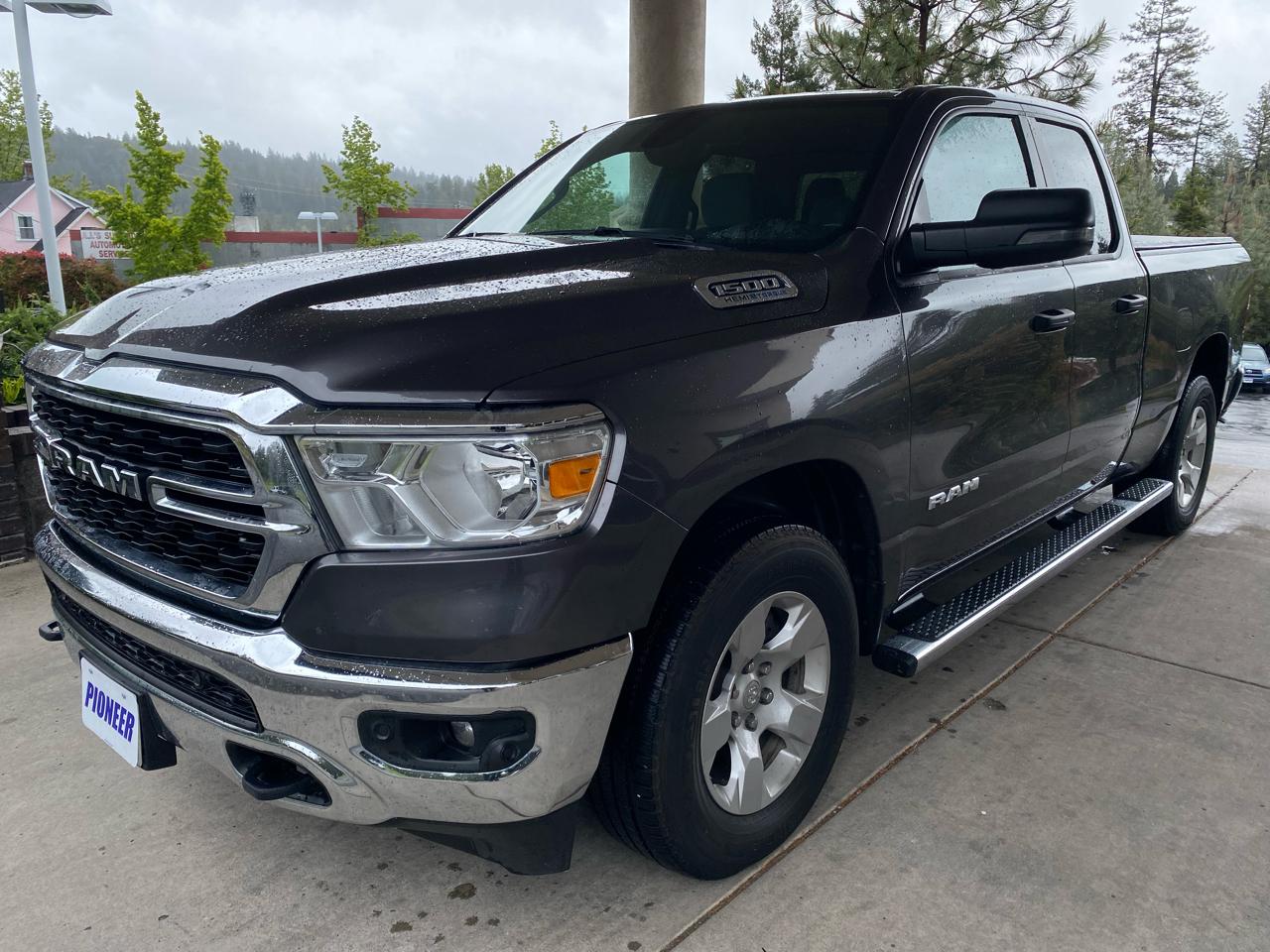 RAM 1500 Big Horn 4x4 Quad Cab 6'4" Box 2023