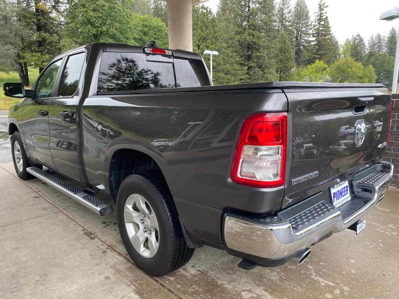 RAM 1500 Big Horn 4x4 Quad Cab 6'4" Box 2023