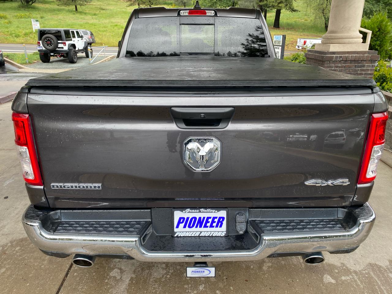 RAM 1500 Big Horn 4x4 Quad Cab 6'4" Box 2023