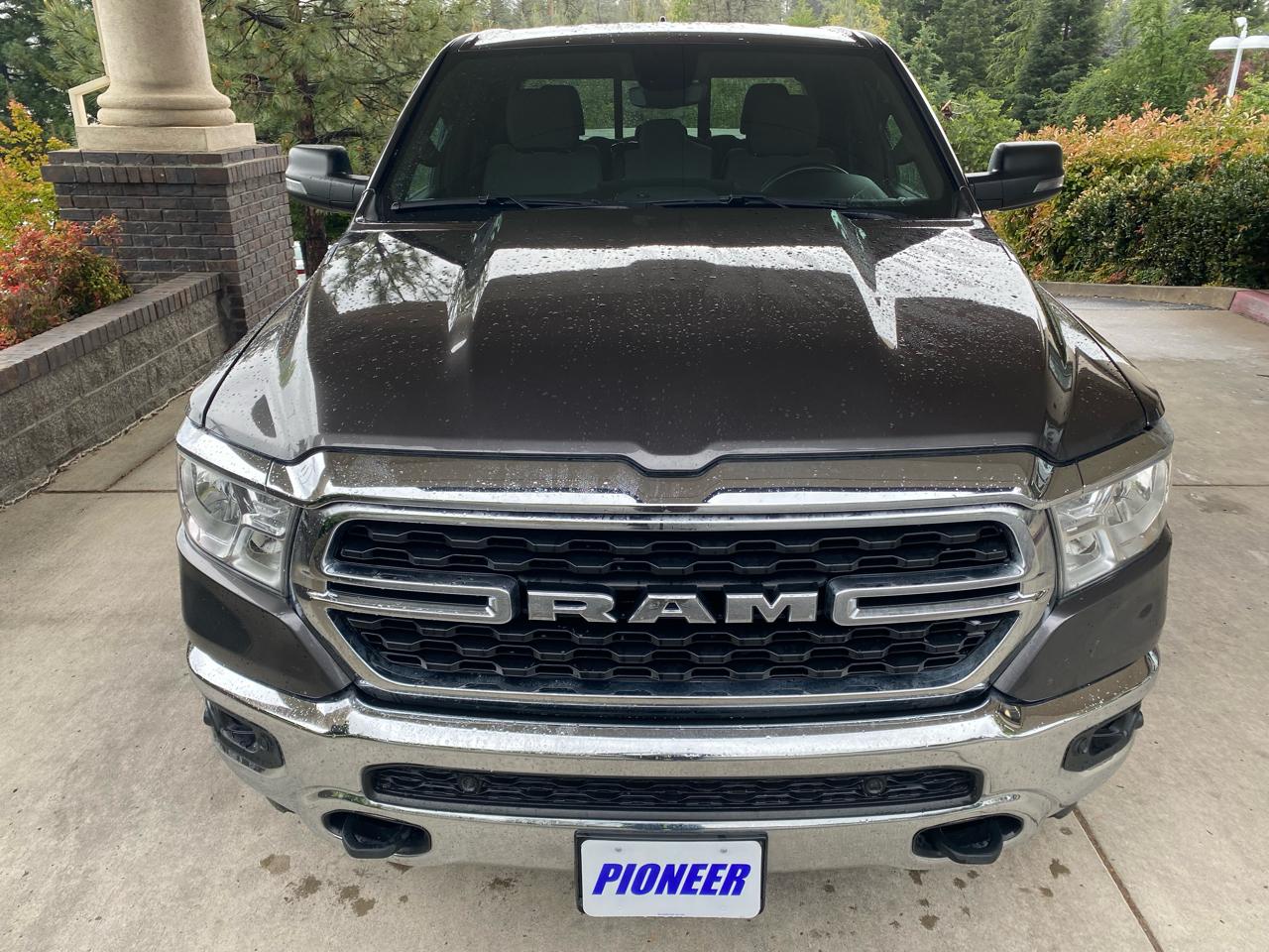 RAM 1500 Big Horn 4x4 Quad Cab 6'4" Box 2023