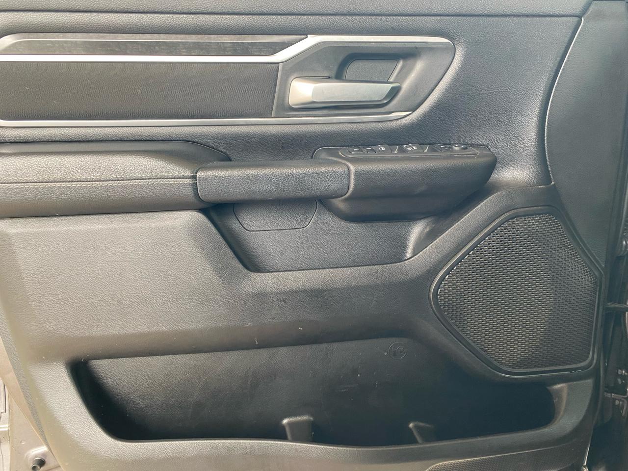 RAM 1500 Big Horn 4x4 Quad Cab 6'4" Box 2023