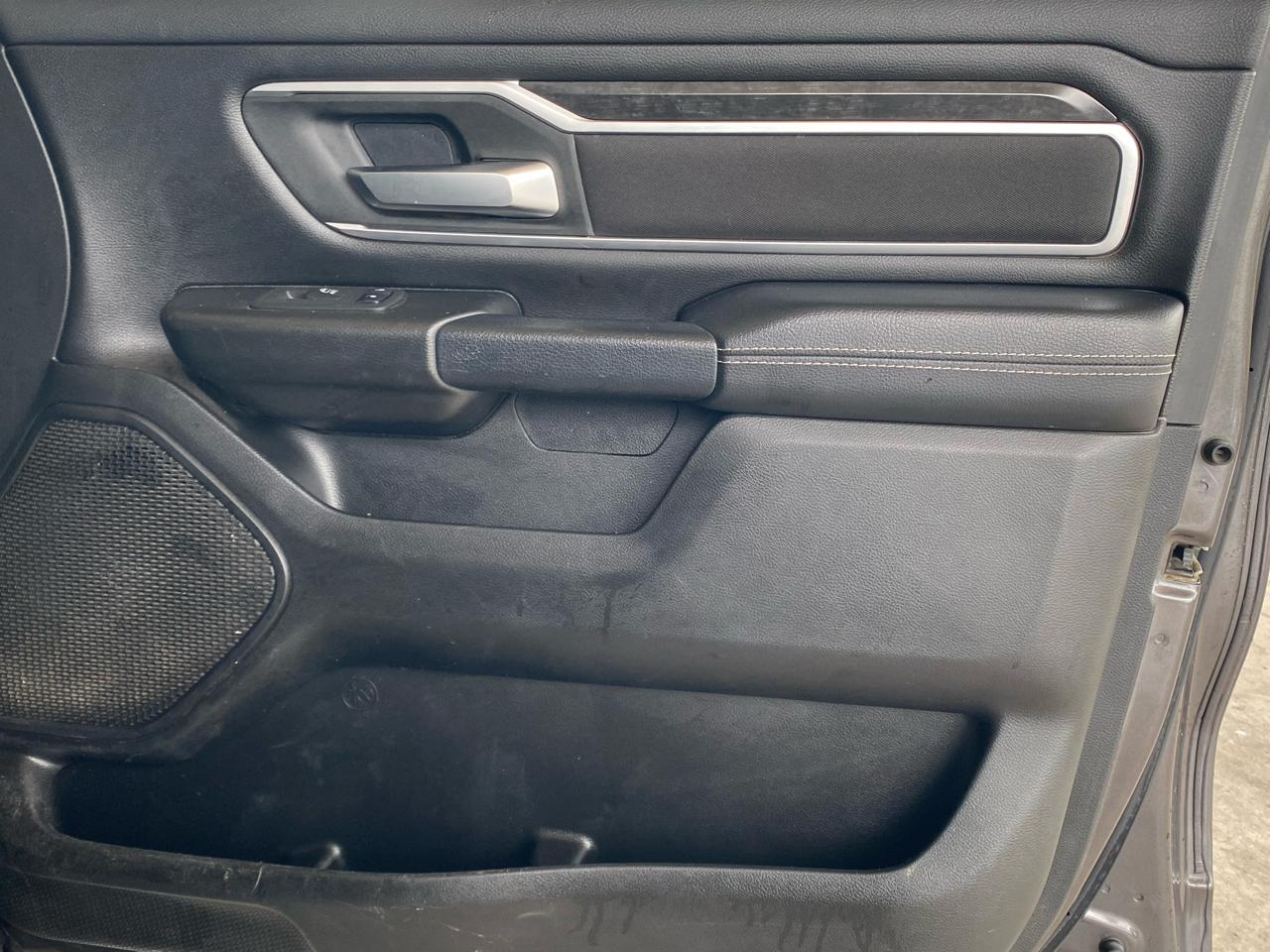 RAM 1500 Big Horn 4x4 Quad Cab 6'4" Box 2023