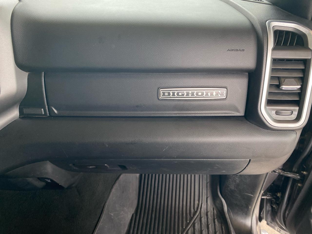 RAM 1500 Big Horn 4x4 Quad Cab 6'4" Box 2023