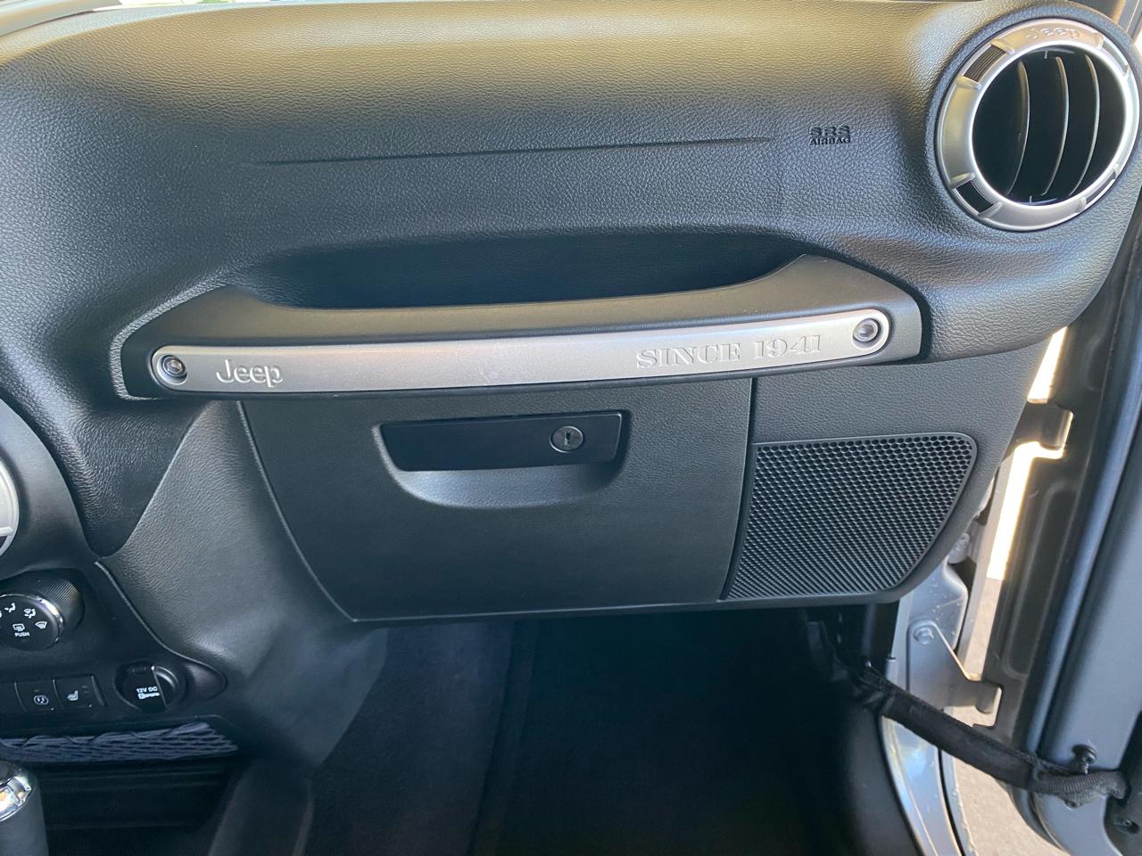 Jeep Wrangler Unlimited 4WD 4dr Rubicon 2015