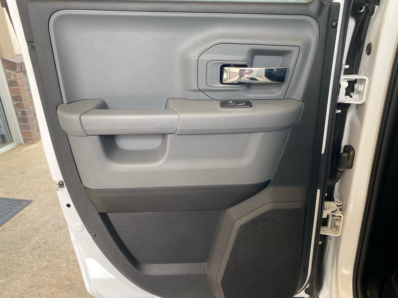 RAM 1500 Classic SLT 4x4 Quad Cab 6'4" Box 2019