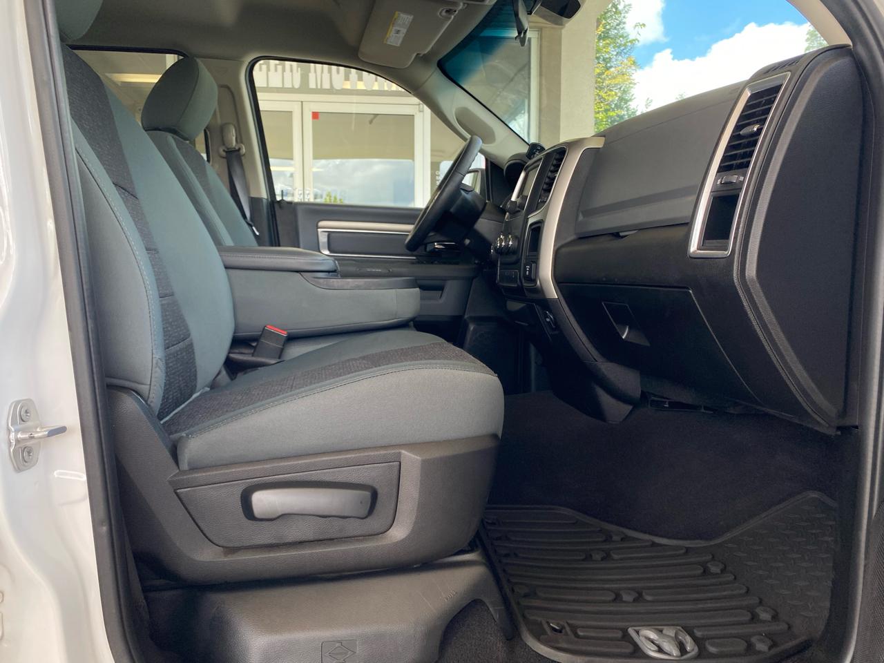 RAM 1500 Classic SLT 4x4 Quad Cab 6'4" Box 2019