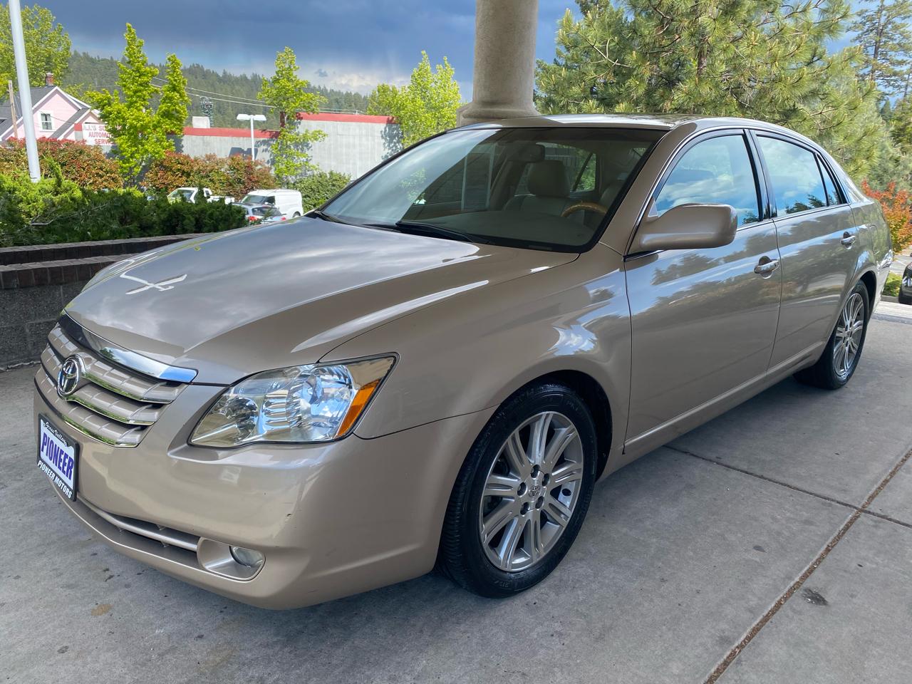 Toyota Avalon  2005