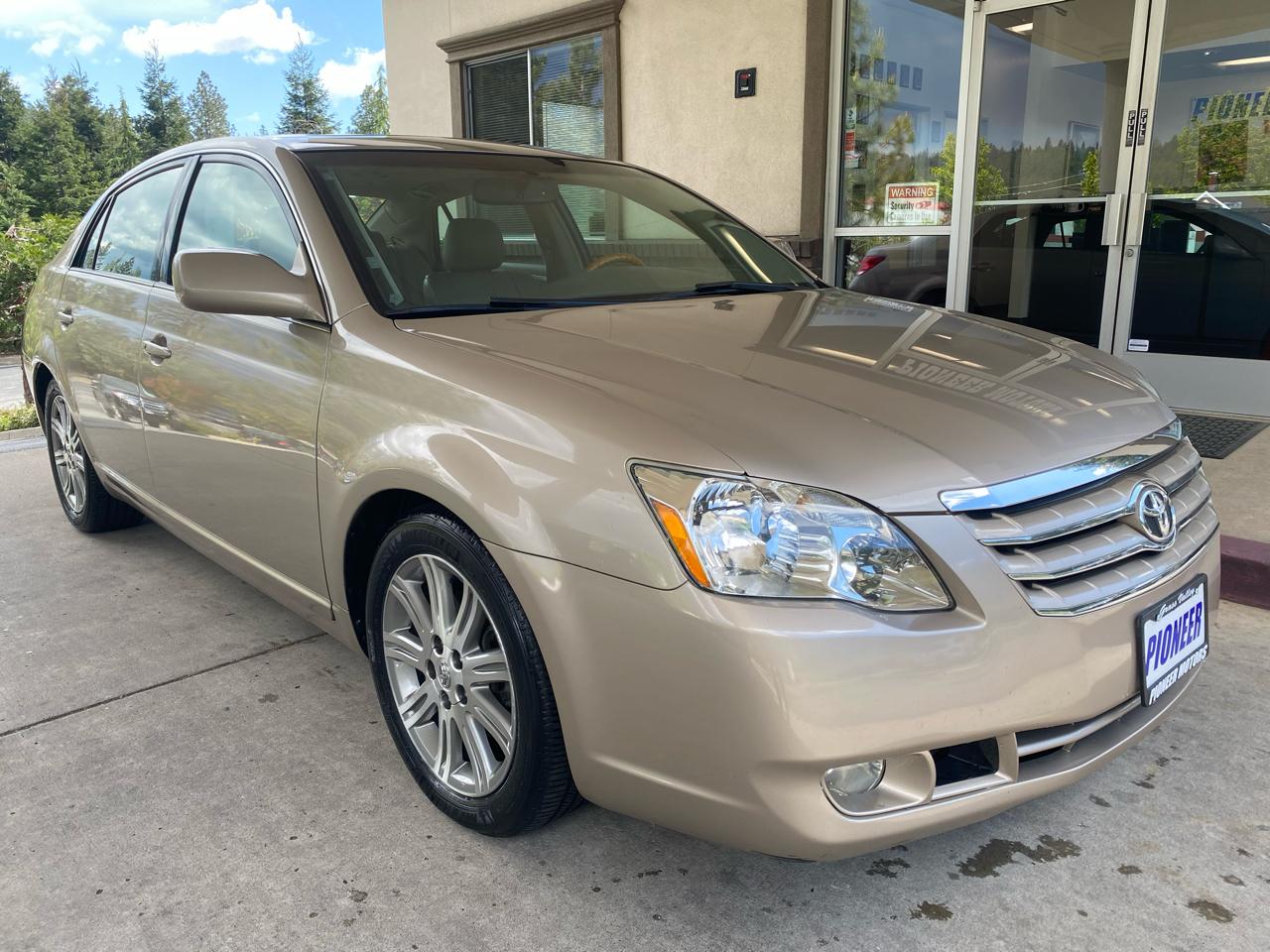 Toyota Avalon  2005