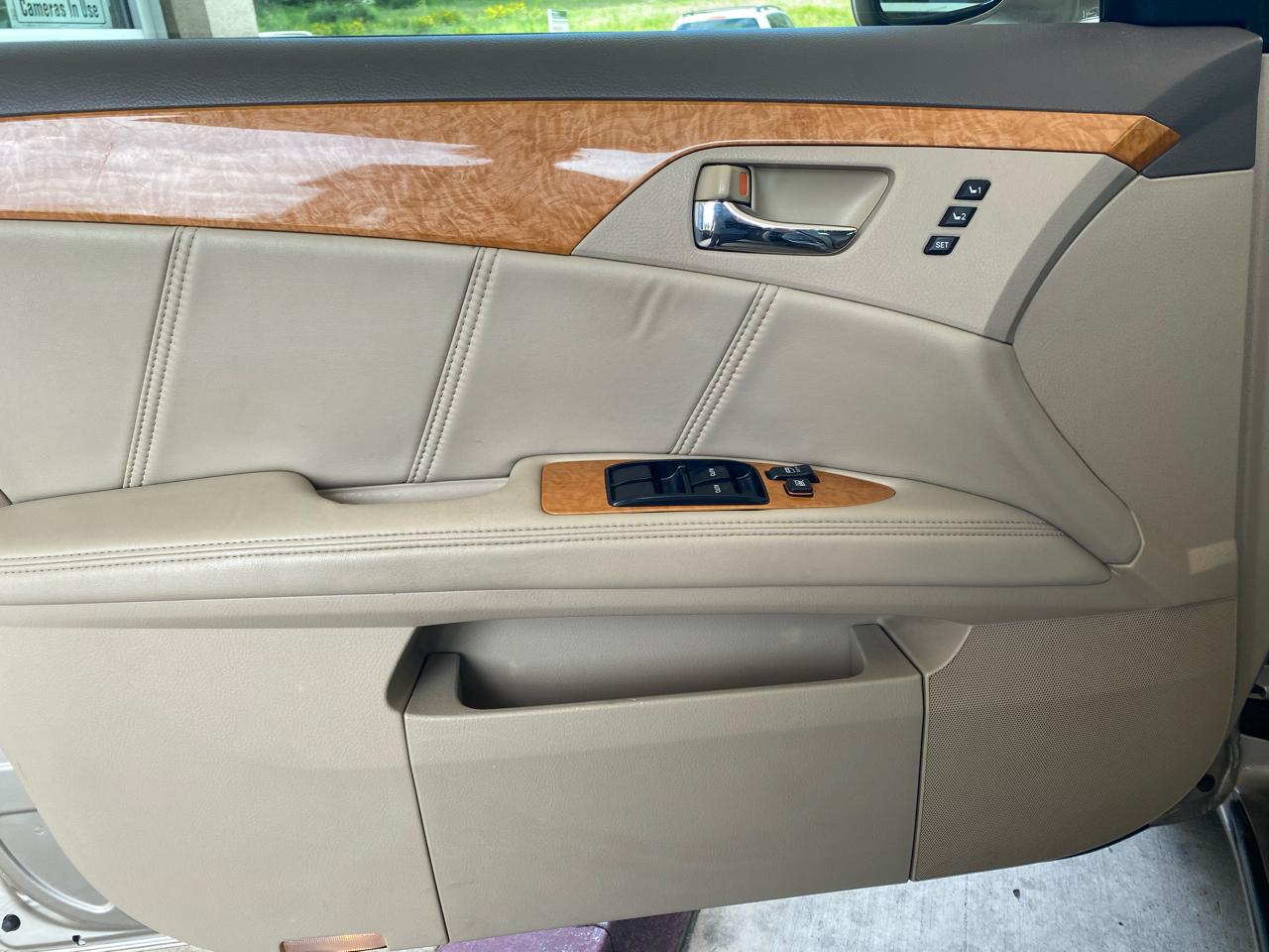 Toyota Avalon  2005