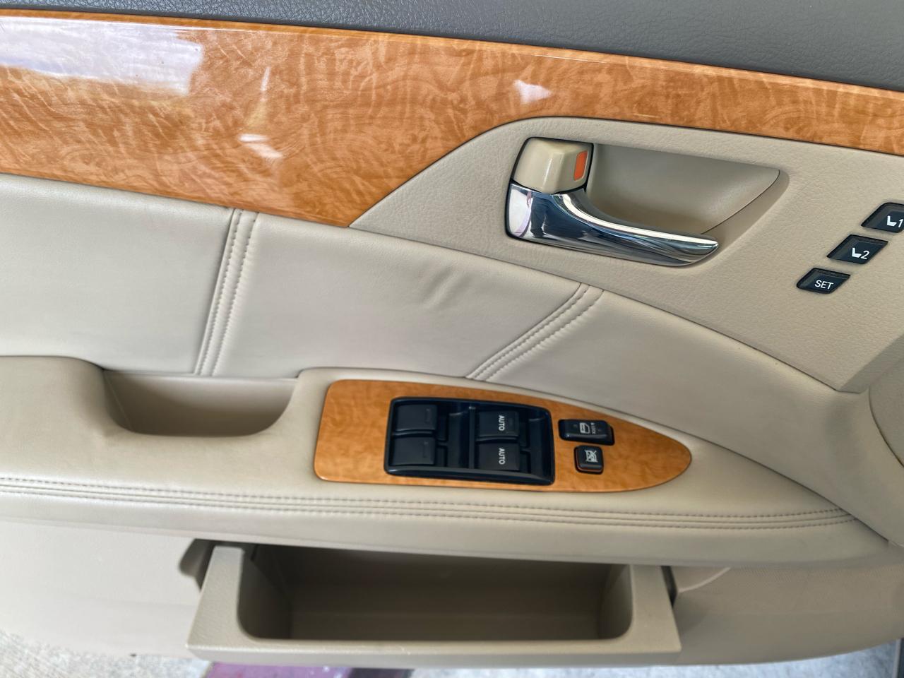 Toyota Avalon  2005