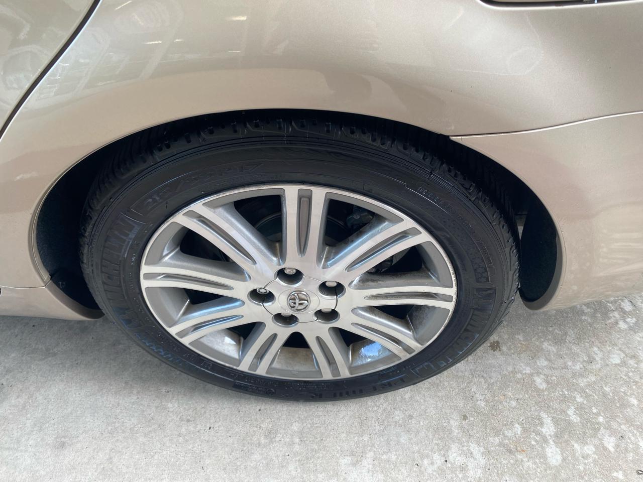 Toyota Avalon  2005