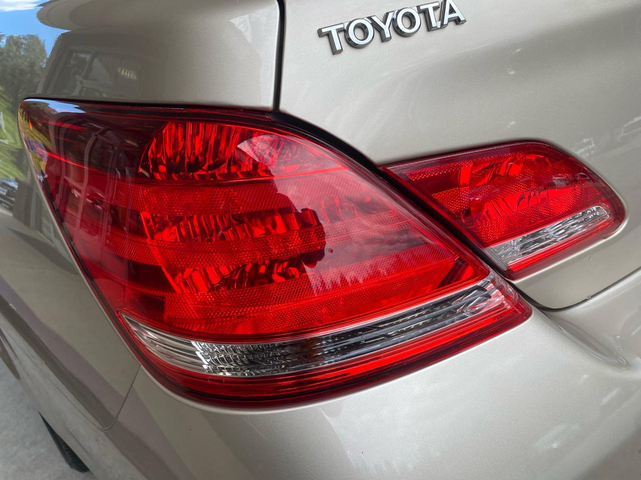 Toyota Avalon  2005
