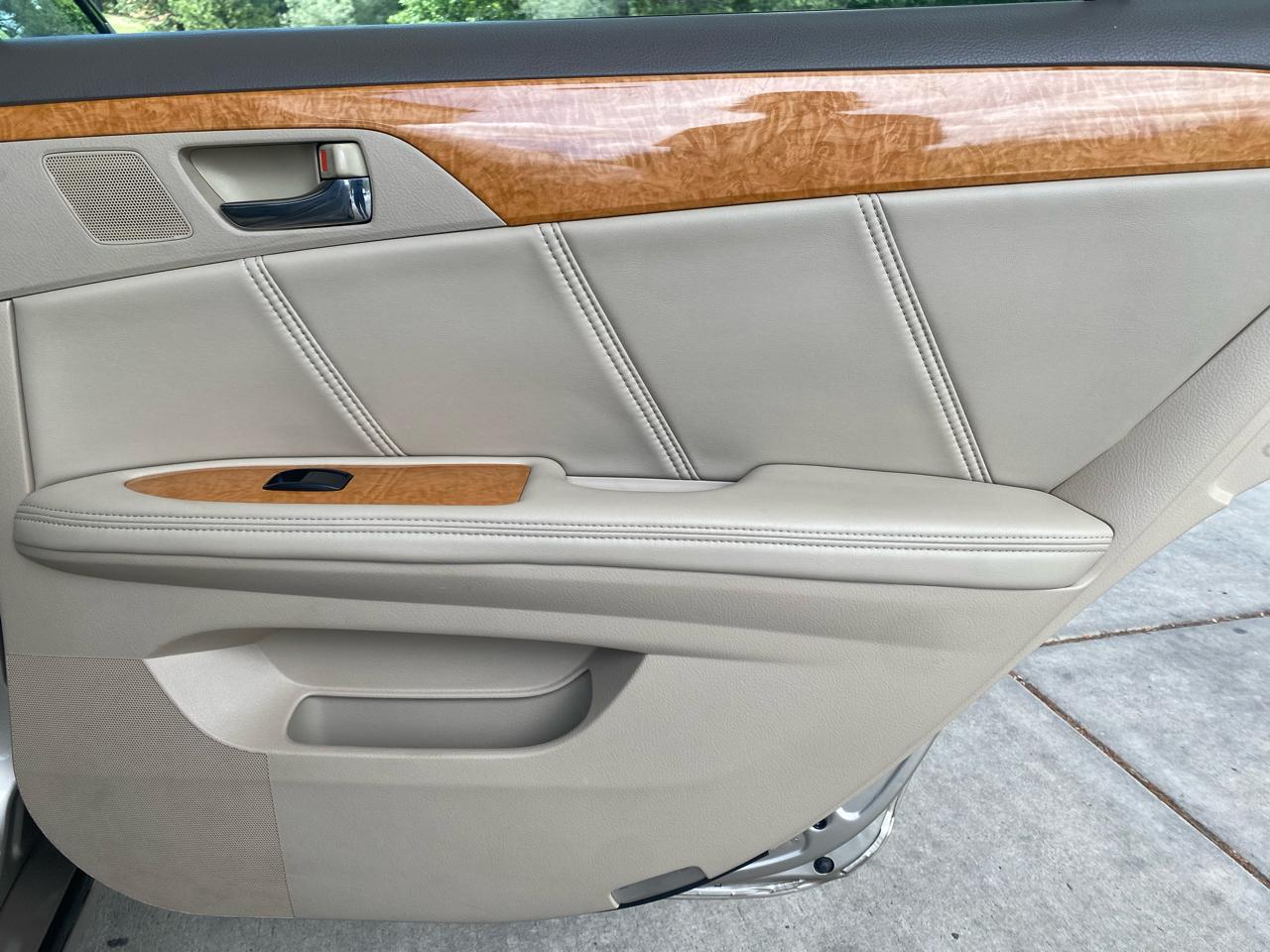 Toyota Avalon  2005