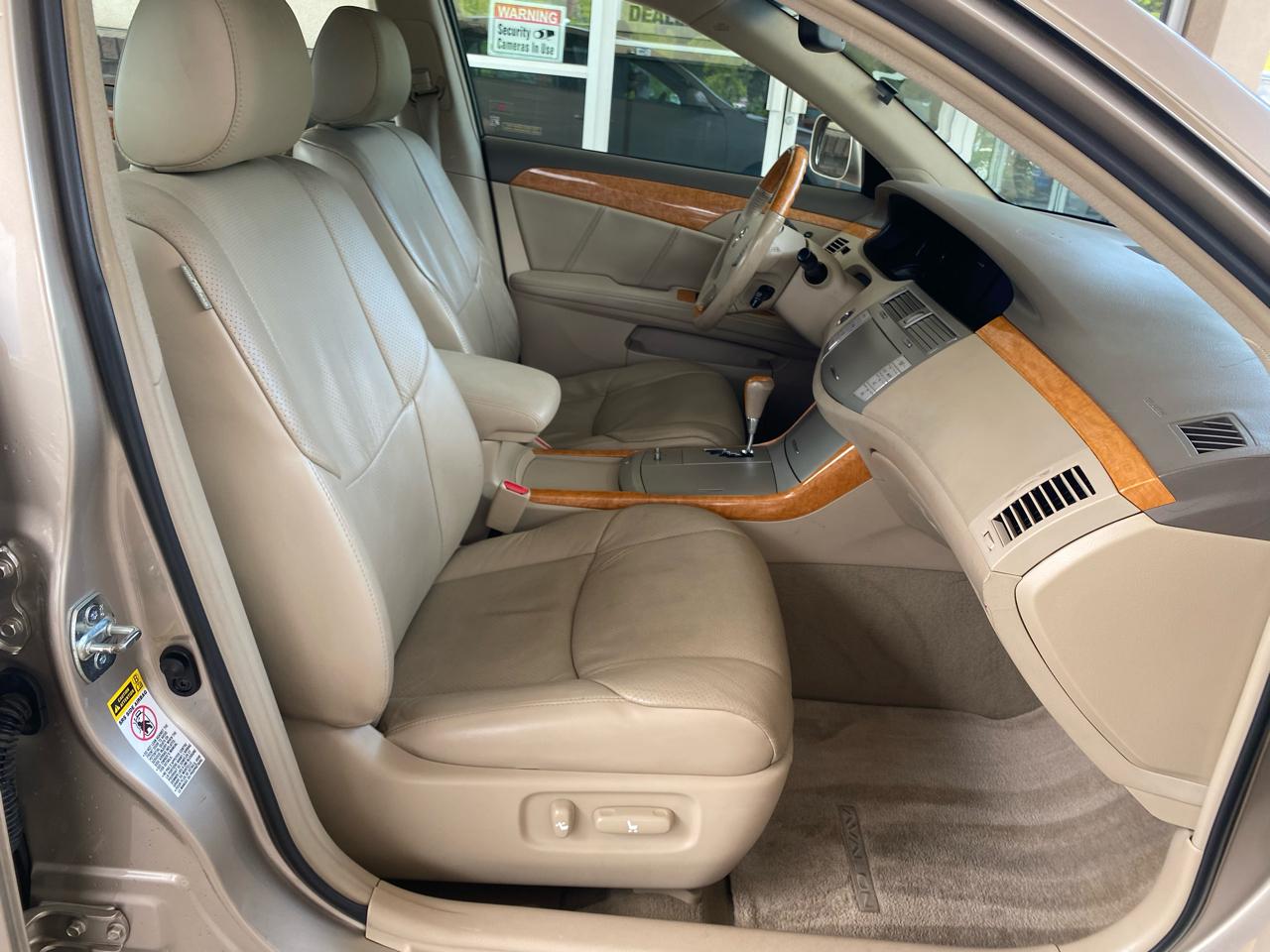 Toyota Avalon  2005