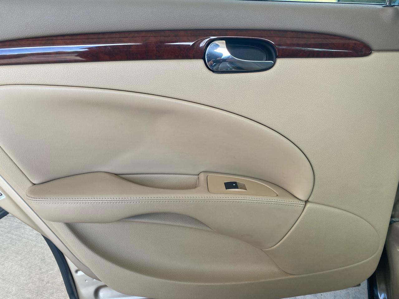 Buick Lucerne 4dr Sdn CX 2006