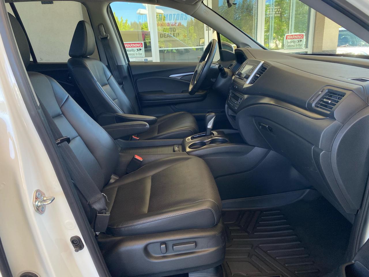 Honda Ridgeline RTL 4x4 Crew Cab 5.3' Bed 2017