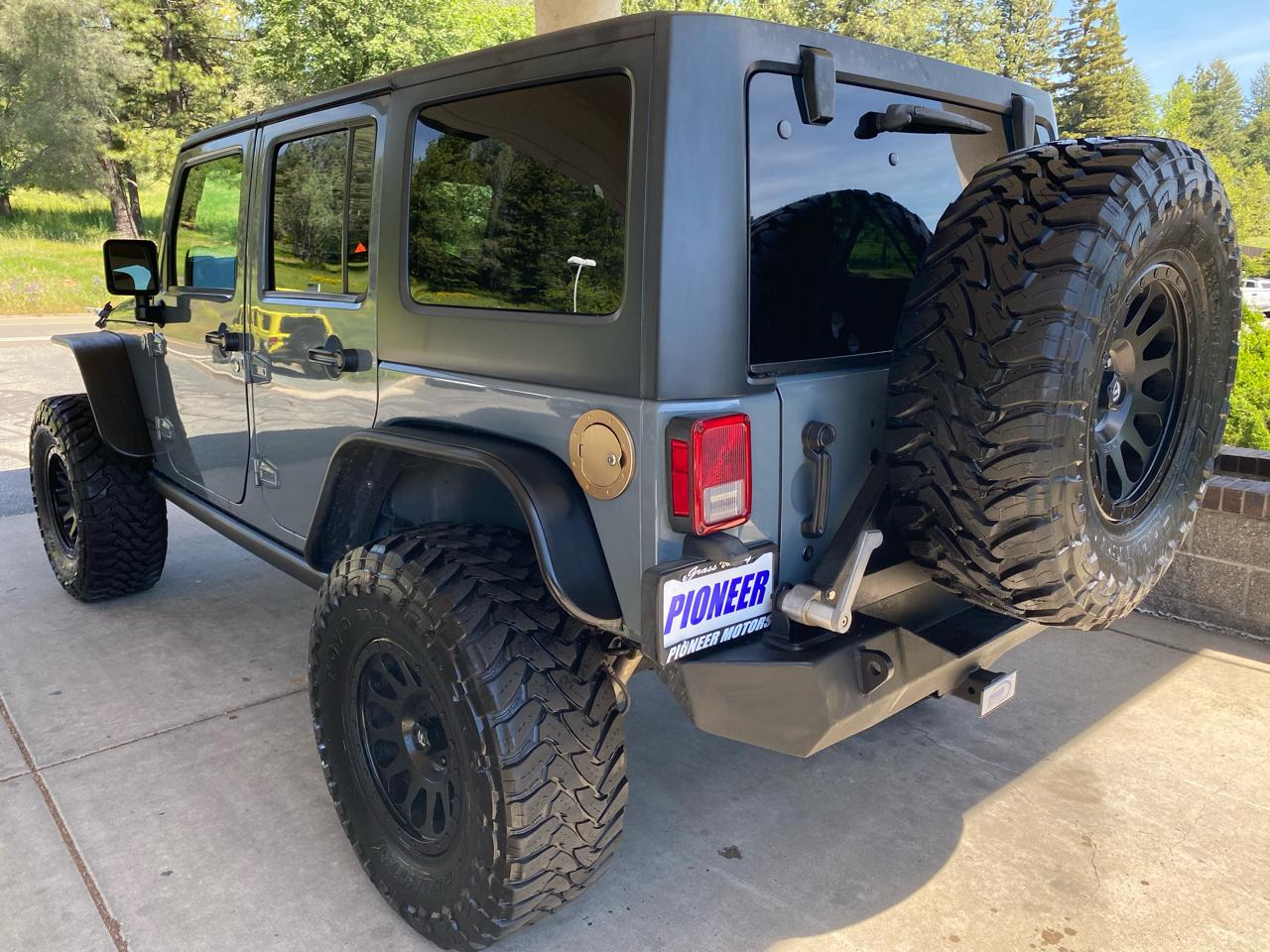 Jeep Wrangler Unlimited 4WD 4dr Willys Wheeler 2015