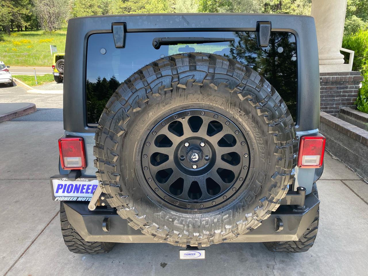Jeep Wrangler Unlimited 4WD 4dr Willys Wheeler 2015