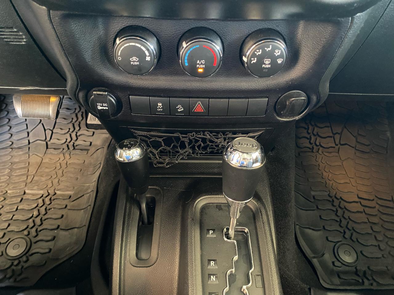 Jeep Wrangler Unlimited 4WD 4dr Willys Wheeler 2015