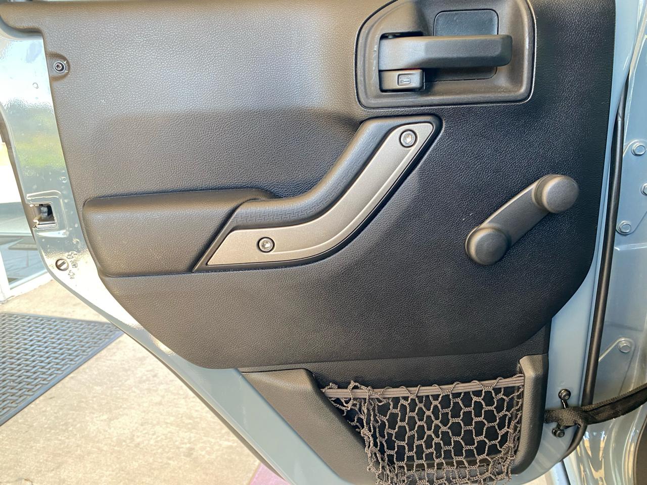 Jeep Wrangler Unlimited 4WD 4dr Willys Wheeler 2015