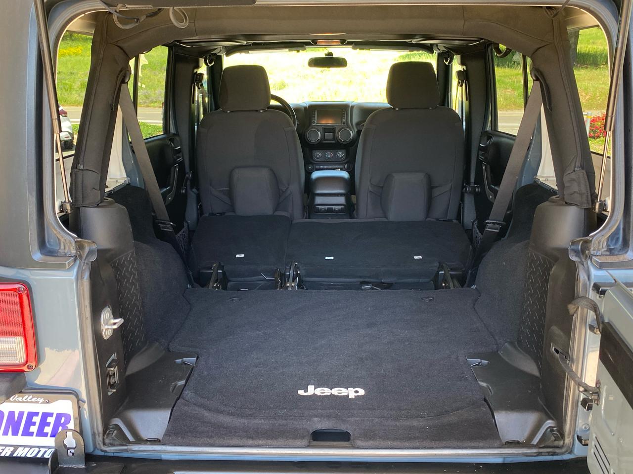 Jeep Wrangler Unlimited 4WD 4dr Willys Wheeler 2015