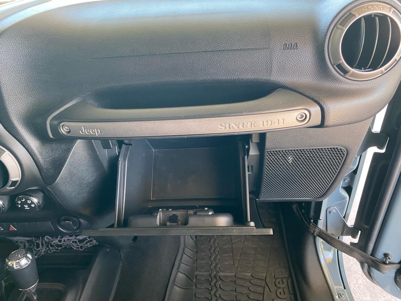 Jeep Wrangler Unlimited 4WD 4dr Willys Wheeler 2015