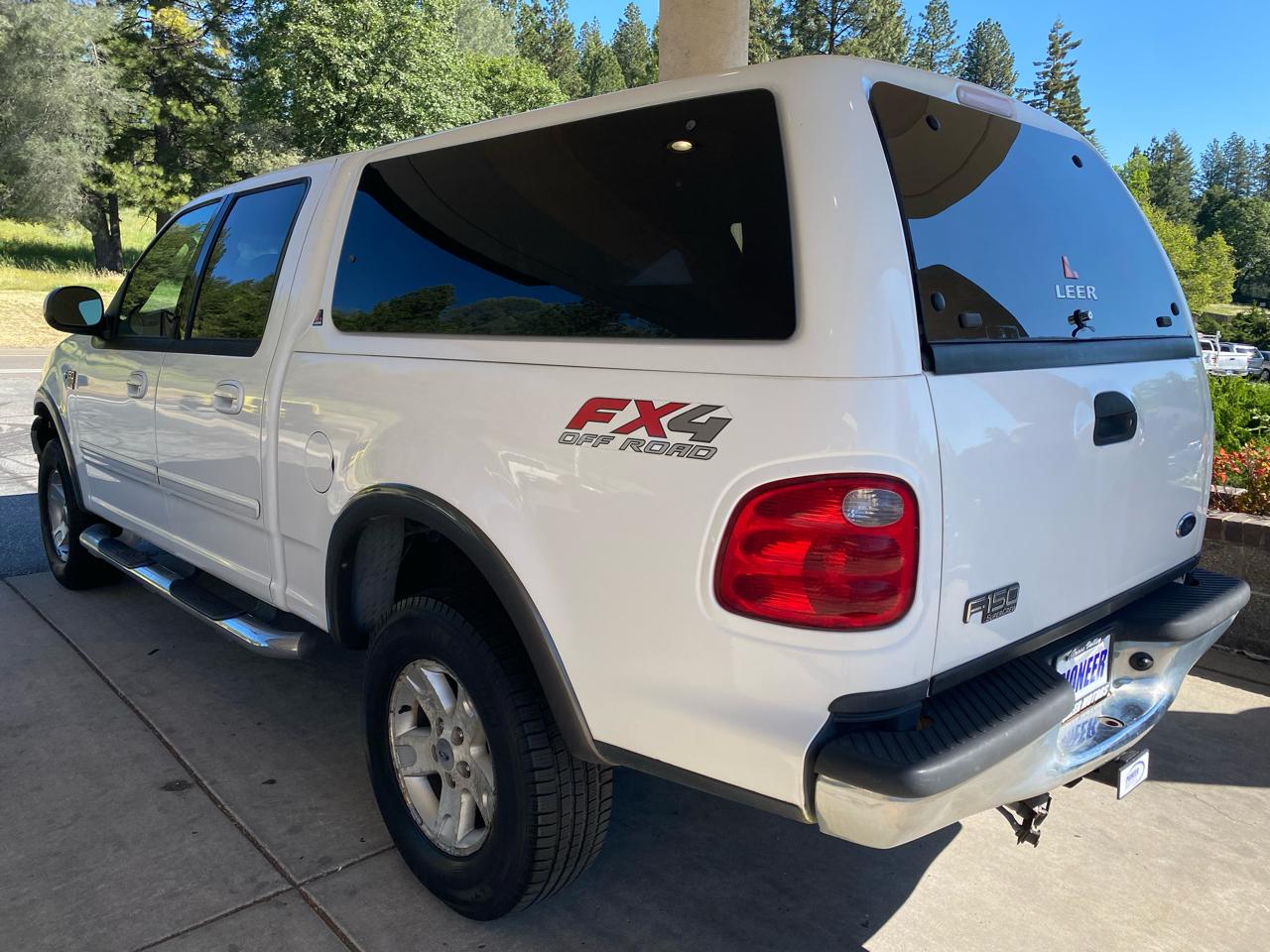 Ford F-150 SuperCrew 139" XLT 4WD 2003