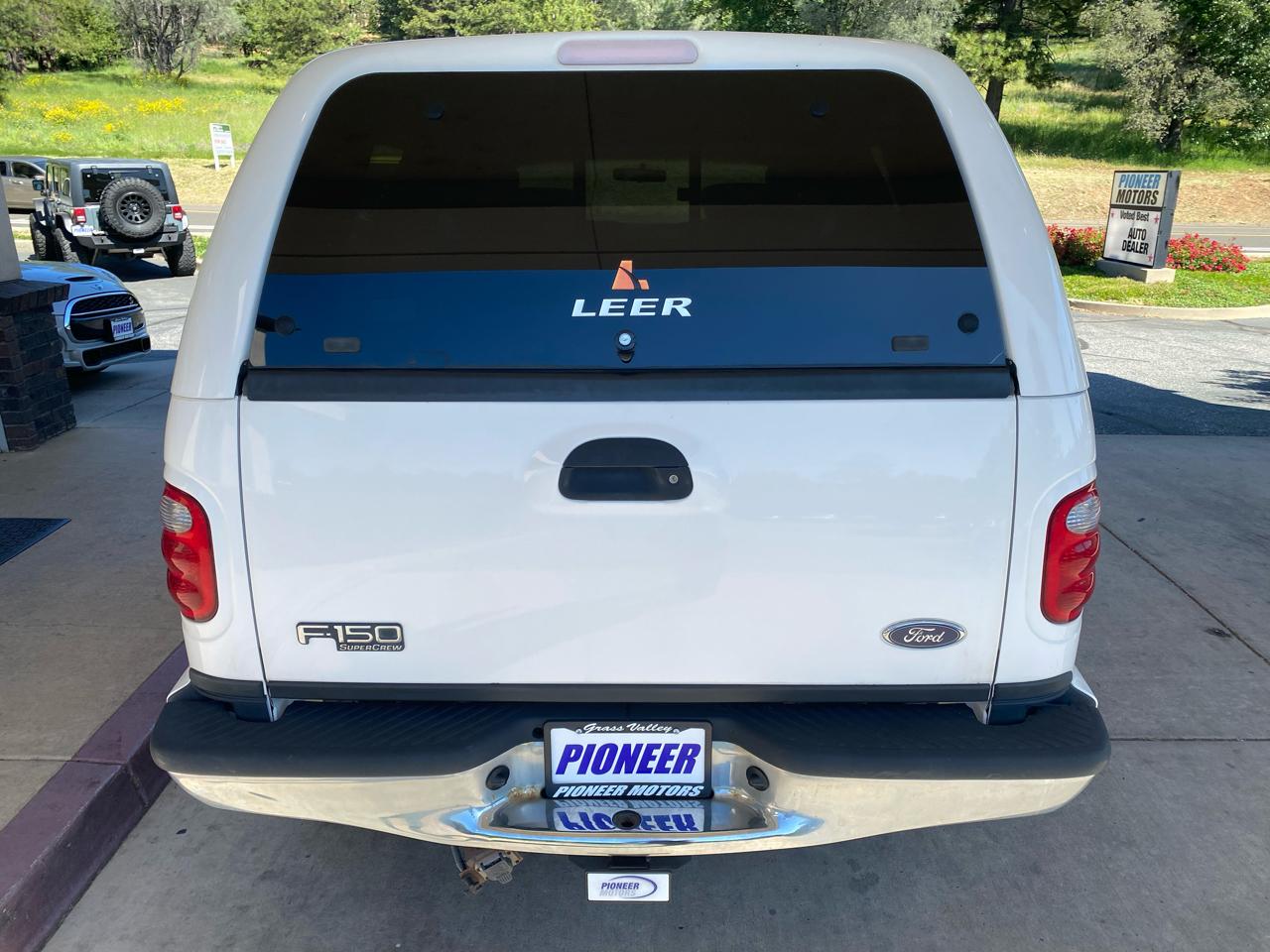 Ford F-150 SuperCrew 139" XLT 4WD 2003