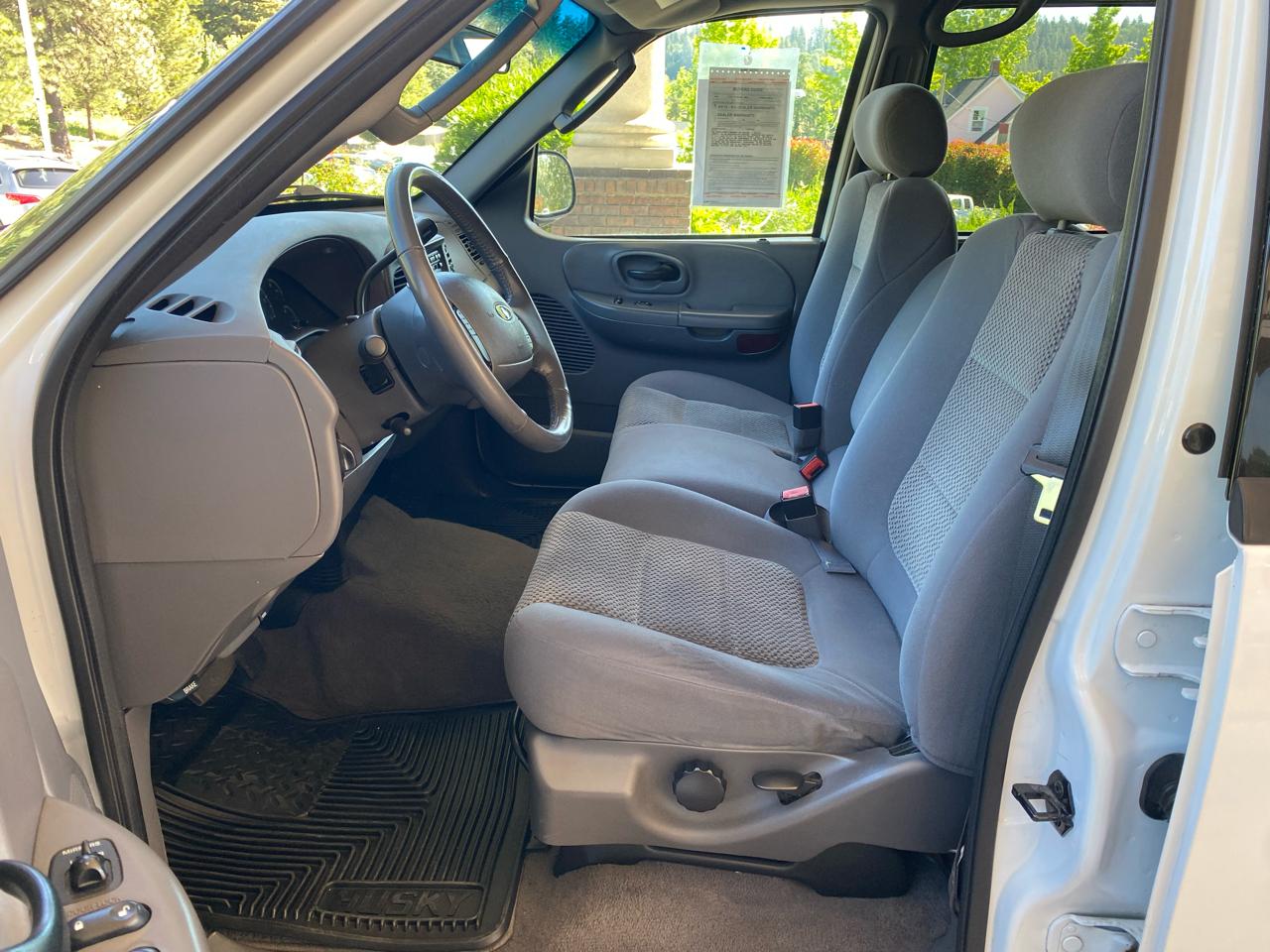 Ford F-150 SuperCrew 139" XLT 4WD 2003