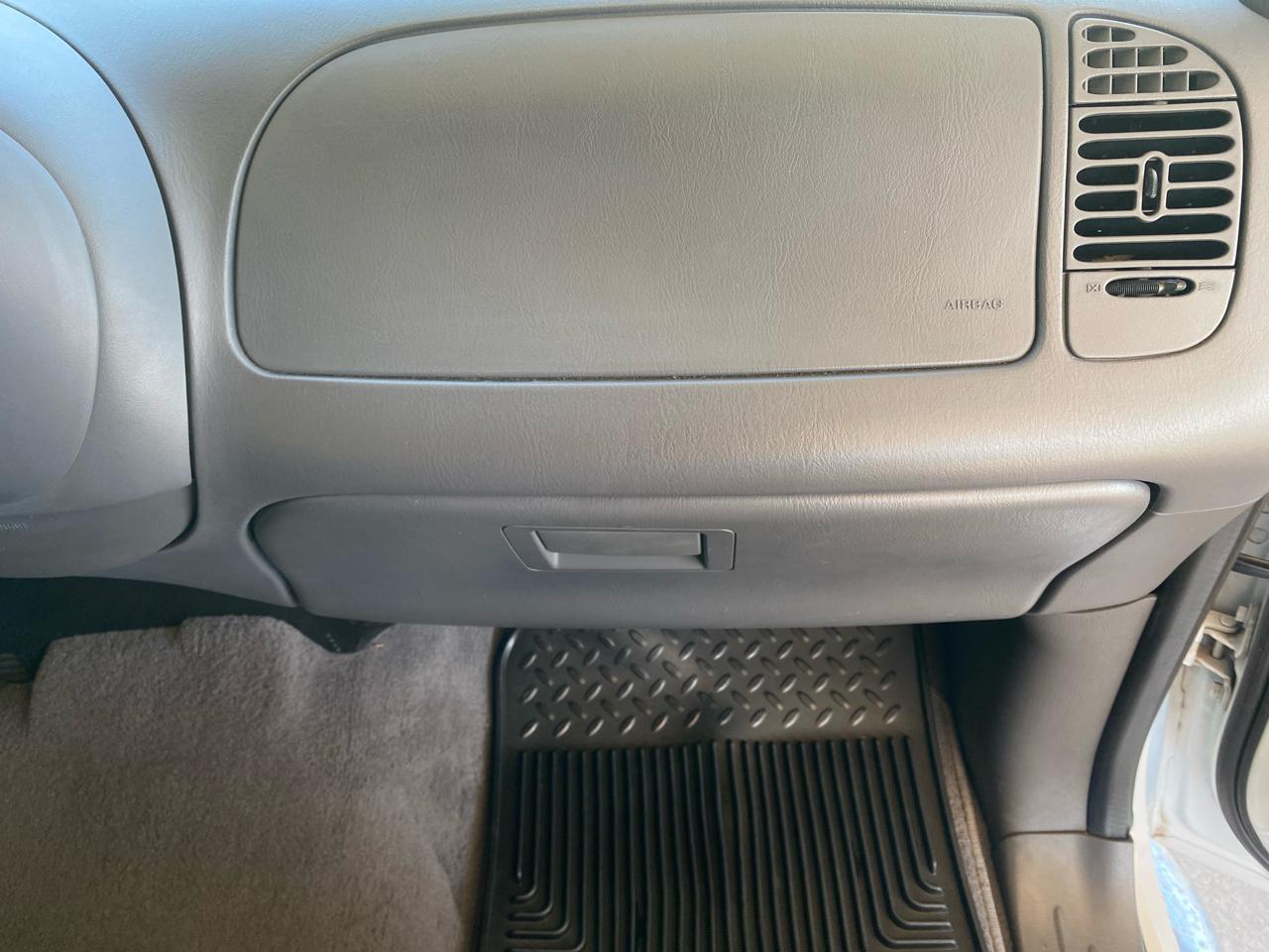Ford F-150 SuperCrew 139" XLT 4WD 2003