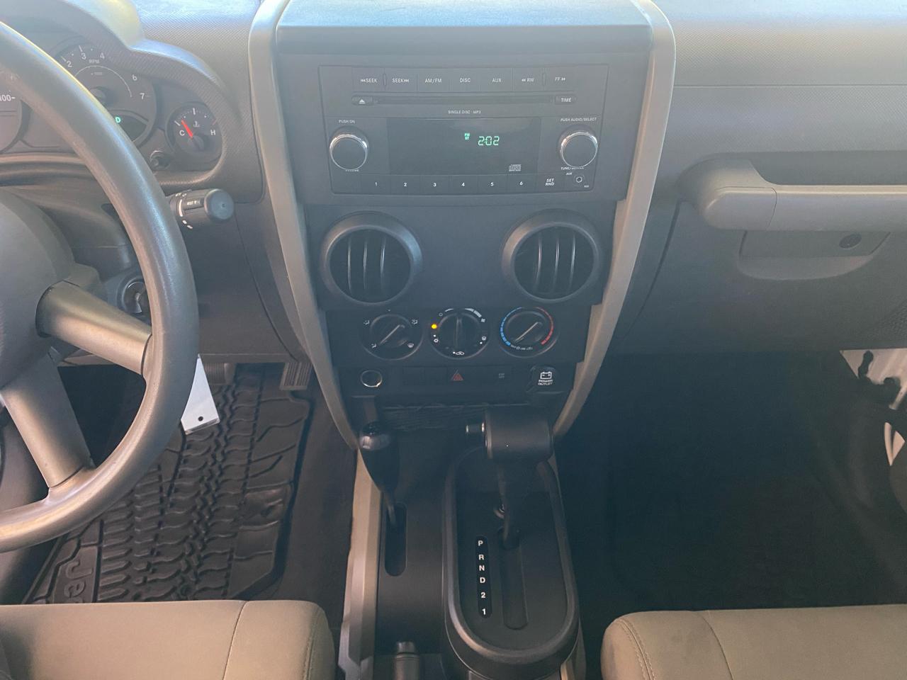 Jeep Wrangler Unlimited 4WD 4dr X 2009