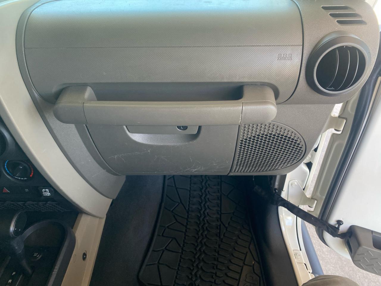Jeep Wrangler Unlimited 4WD 4dr X 2009