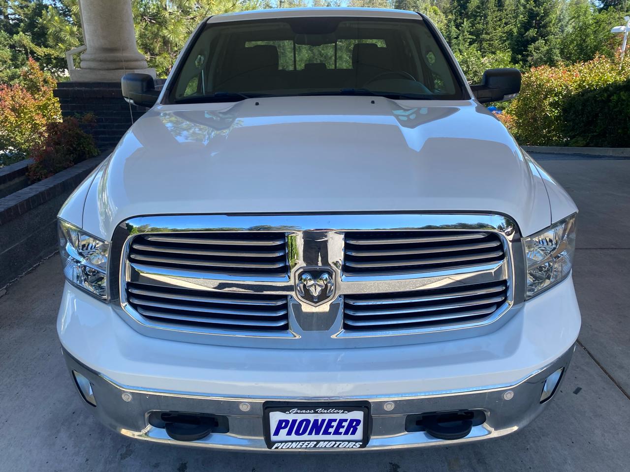 RAM 1500 Big Horn 4x4 Crew Cab 5'7" Box 2017