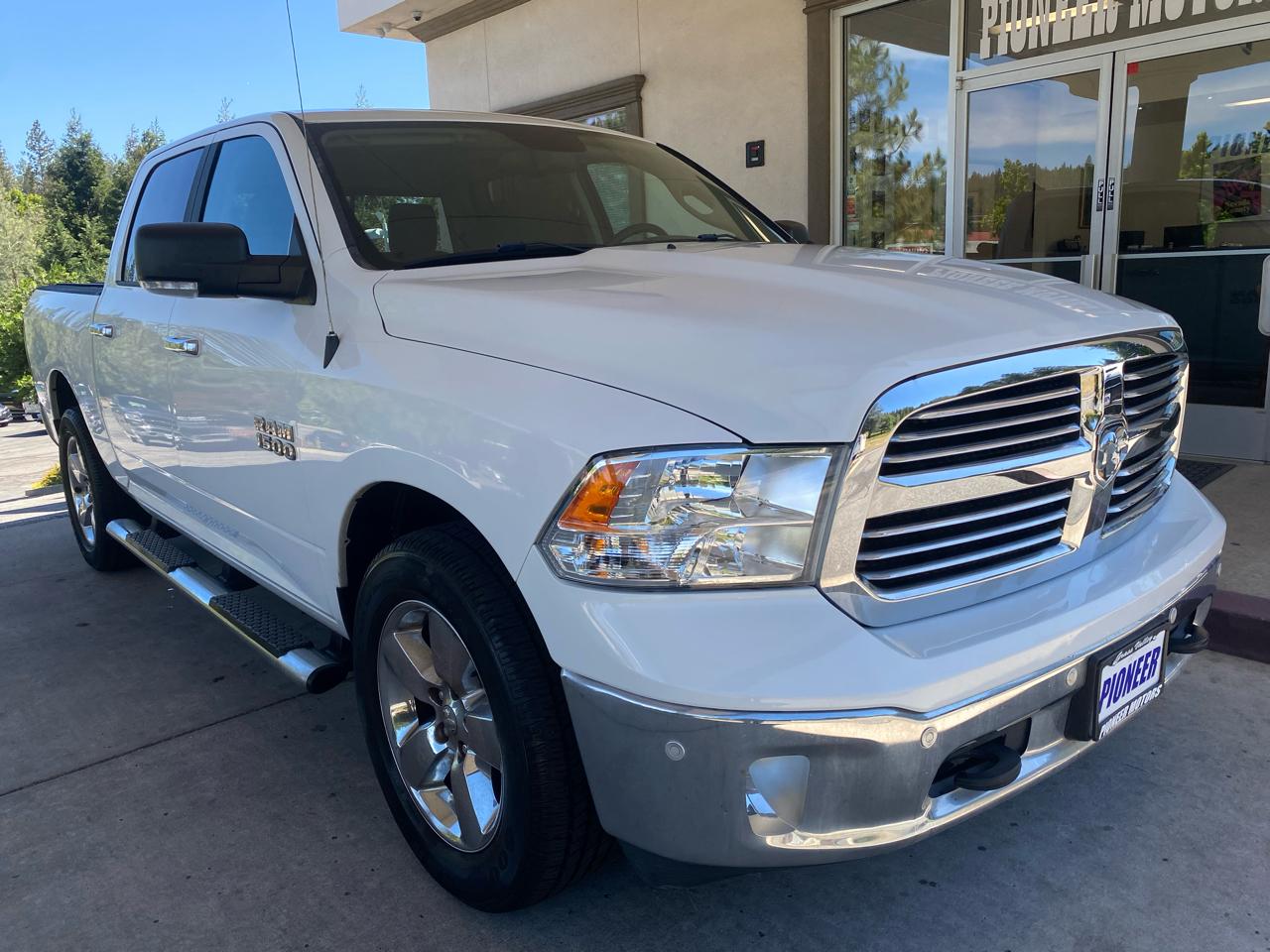 RAM 1500 Big Horn 4x4 Crew Cab 5'7" Box 2017