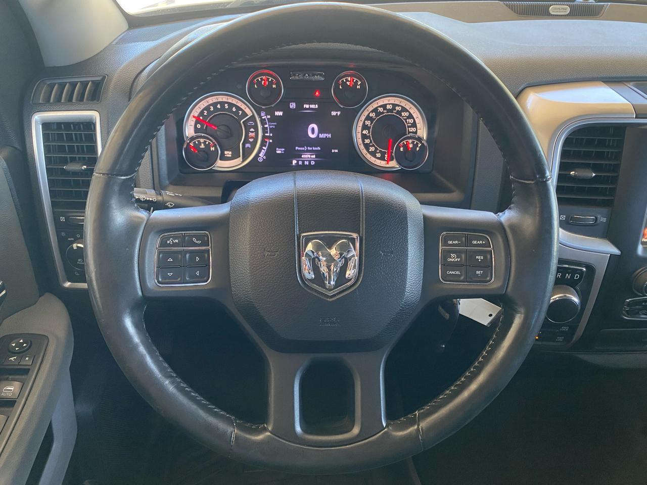RAM 1500 Big Horn 4x4 Crew Cab 5'7" Box 2017