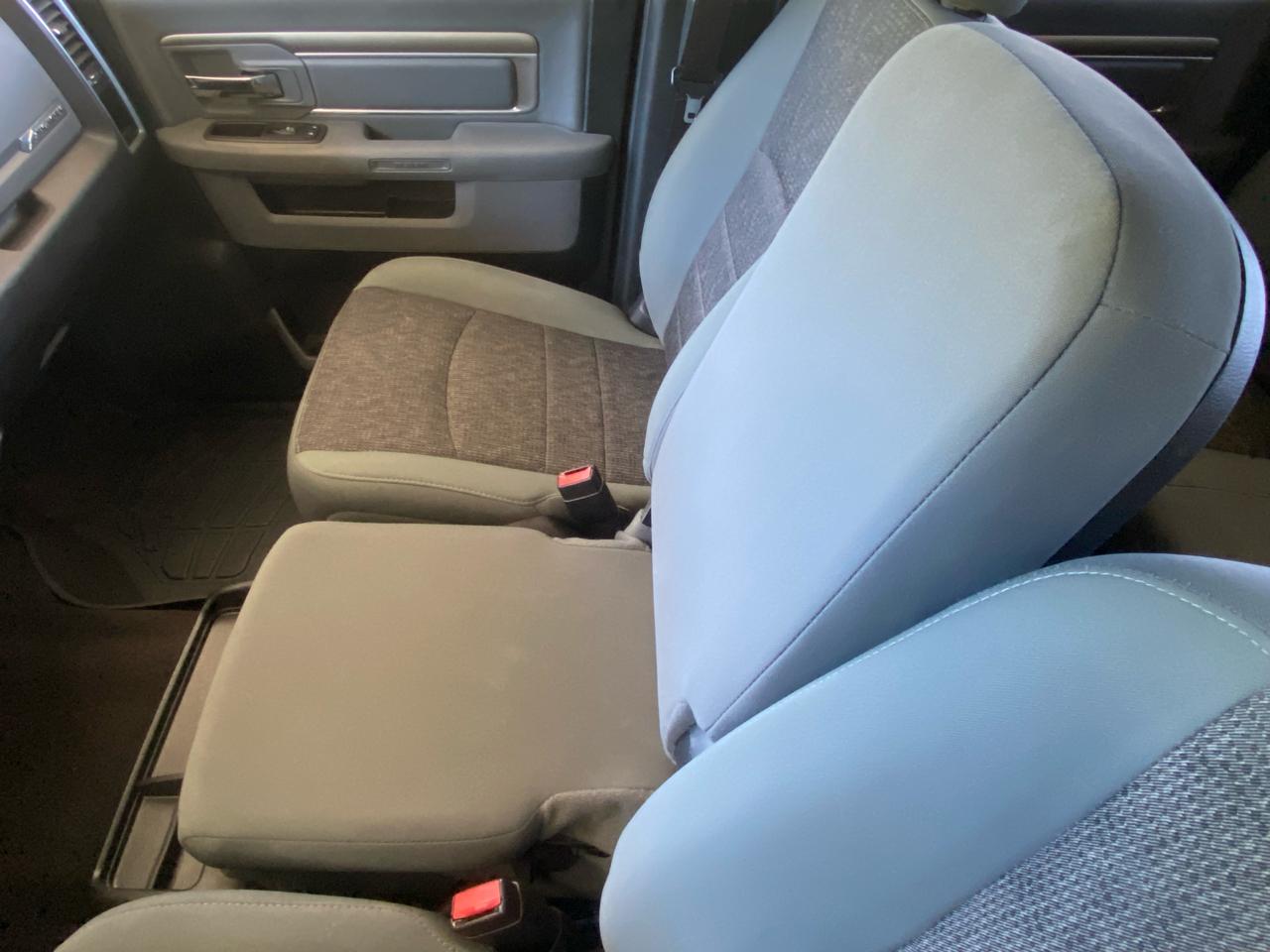 RAM 1500 Big Horn 4x4 Crew Cab 5'7" Box 2017