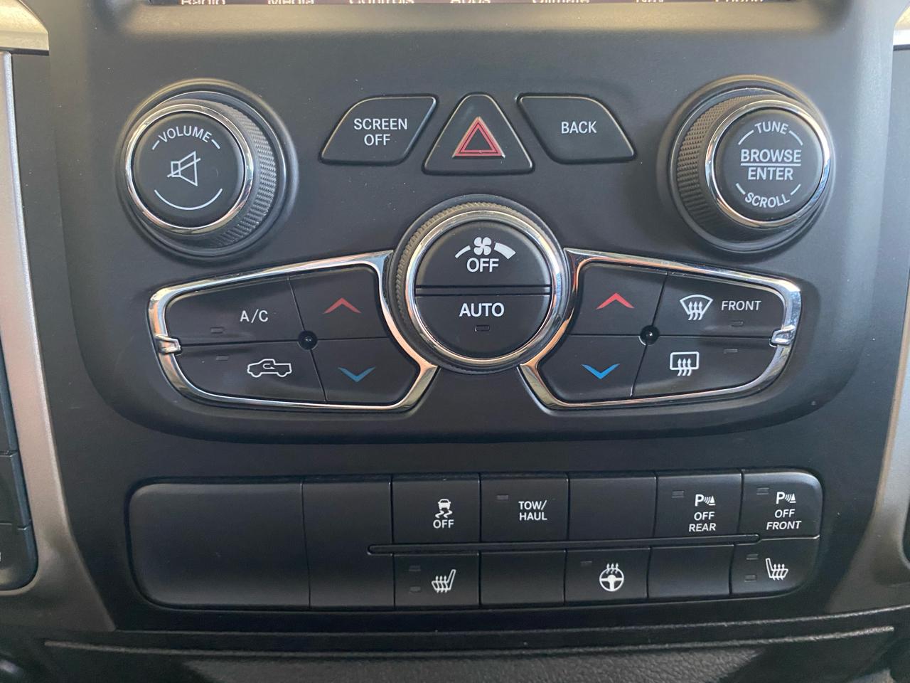 RAM 1500 Big Horn 4x4 Crew Cab 5'7" Box 2017