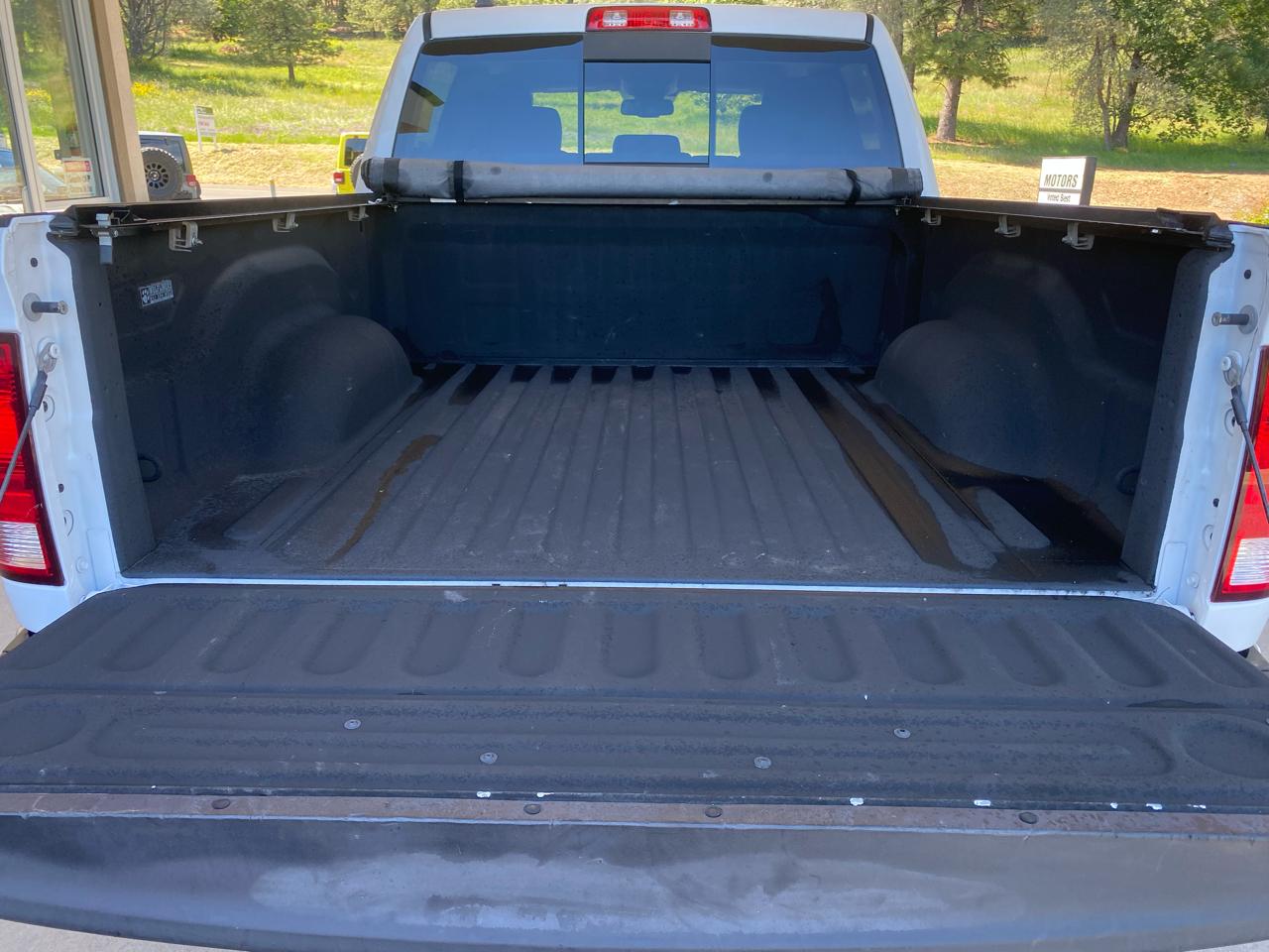 RAM 1500 Big Horn 4x4 Crew Cab 5'7" Box 2017