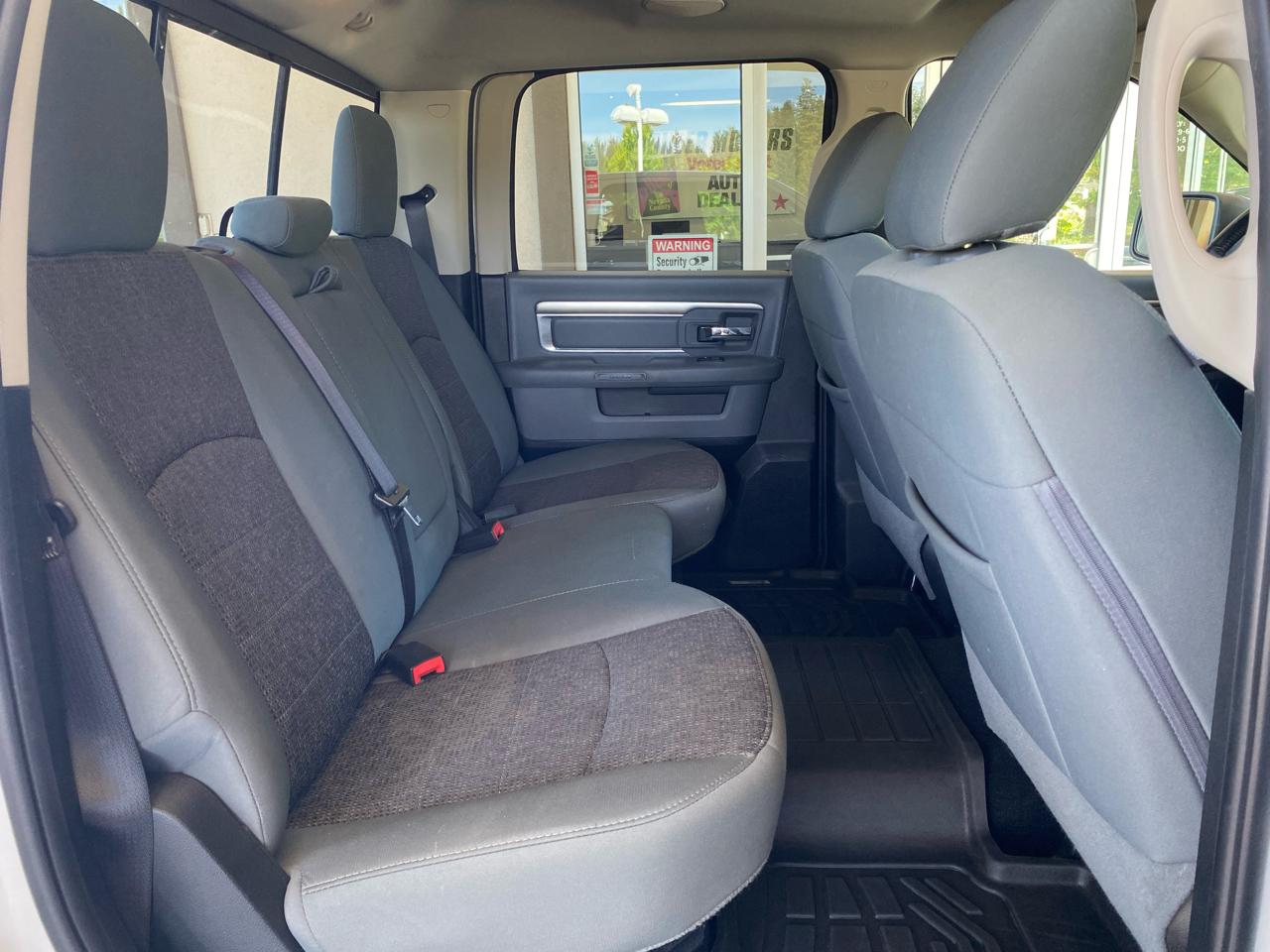 RAM 1500 Big Horn 4x4 Crew Cab 5'7" Box 2017
