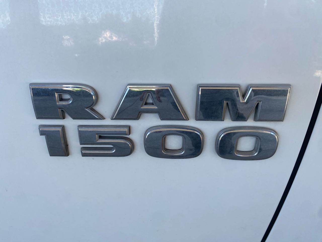 RAM 1500 Big Horn 4x4 Crew Cab 5'7" Box 2017