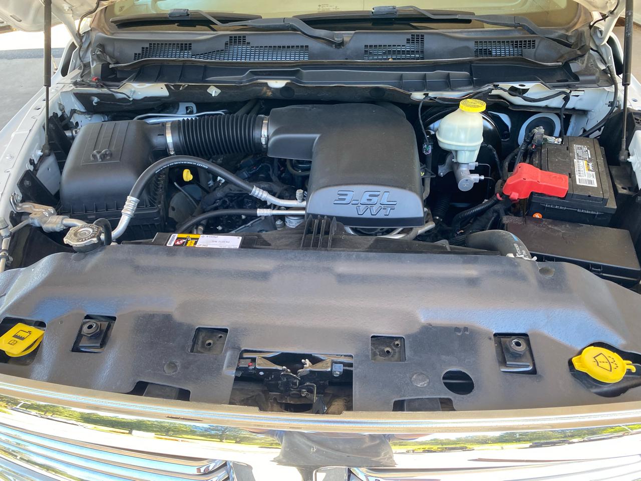 RAM 1500 Big Horn 4x4 Crew Cab 5'7" Box 2017