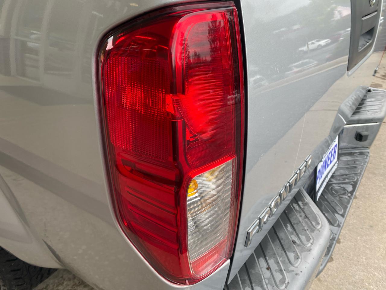 Nissan Frontier 2WD King Cab I4 Auto SE 2009