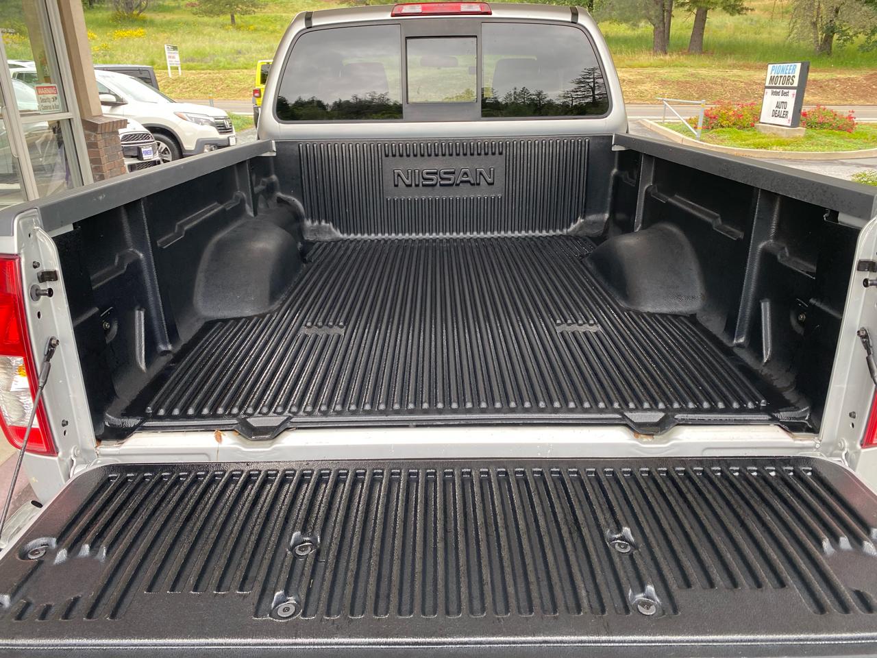 Nissan Frontier 2WD King Cab I4 Auto SE 2009