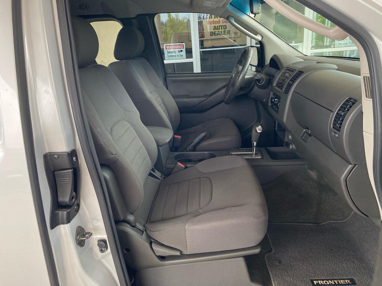 Nissan Frontier 2WD King Cab I4 Auto SE 2009